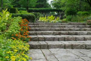 Niezwykłe schody ogrodowe - jak stworzyć piękny i funkcjonalny element krajobrazu